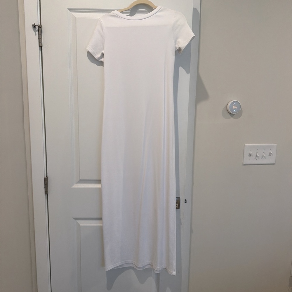 SNDYS BLAIR DRESS - Classic White Short-Sleeve Maxi Dress - Picture 4 of 4